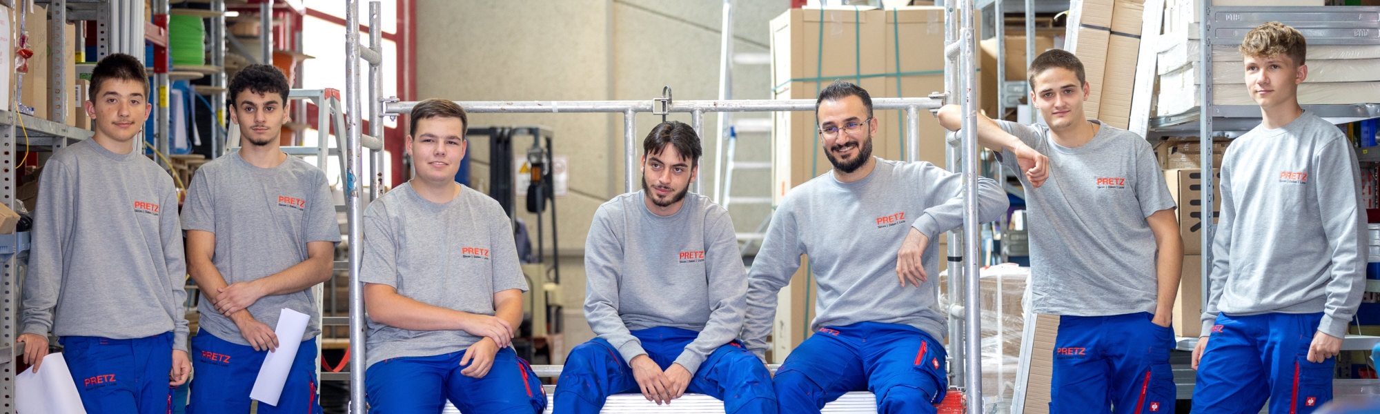 Ausbildung und Praktikum bei PRETZ: Bringen Sie Ihre Karriere bei uns zum Leuchten